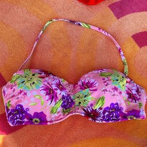 Victoria's Secret Swimsuit top size medium VS